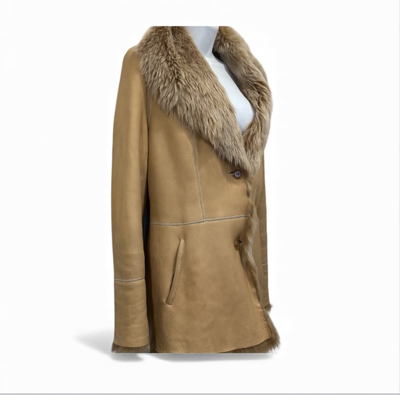 STEPHANE SARTE 100% Genuine Shearling, tan coat. US size S - Picture 3 of 16